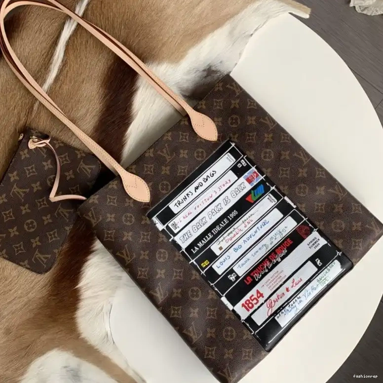 Fashionrepsfam ru 19B57B0104 LV Bags 0610